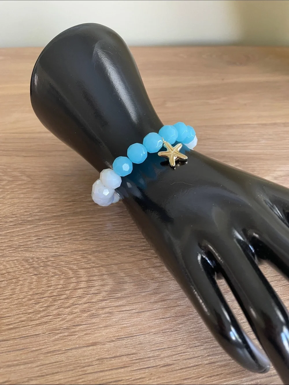 HAND CRAFTED BEADED STARFISH STRETCH BRACELET Aqua Blue & White Faceted Beads